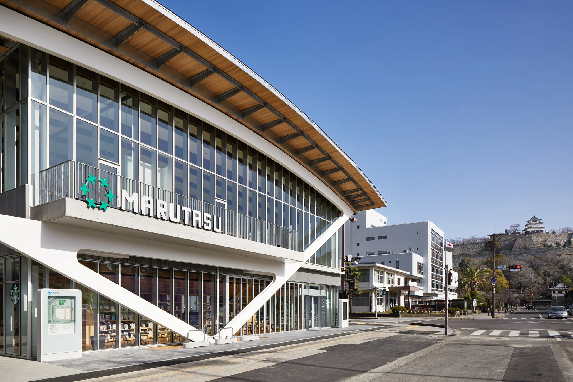 丸亀市市民交流活動センター マルタス