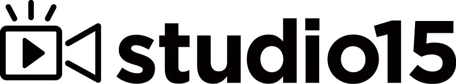 「studio15」という文字と、再生ボタンが組み込まれたビデオカメラのアイコンからなるロゴ