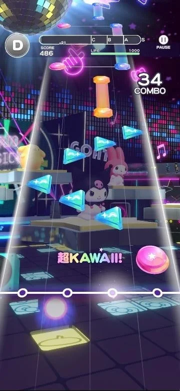 サンリオキャラクターたちが登場するリズムゲームのプレイ画面です。ディスコのようなステージで、マイメロディやクロミ、ポムポムプリンなどのキャラクターが配置され、上から降ってくるノートをタップして遊ぶ様子が描かれています。スコアやコンボ数も表示されています。