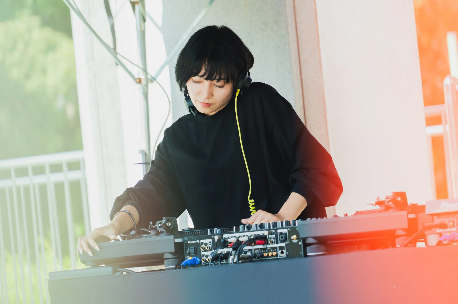 DJの女性