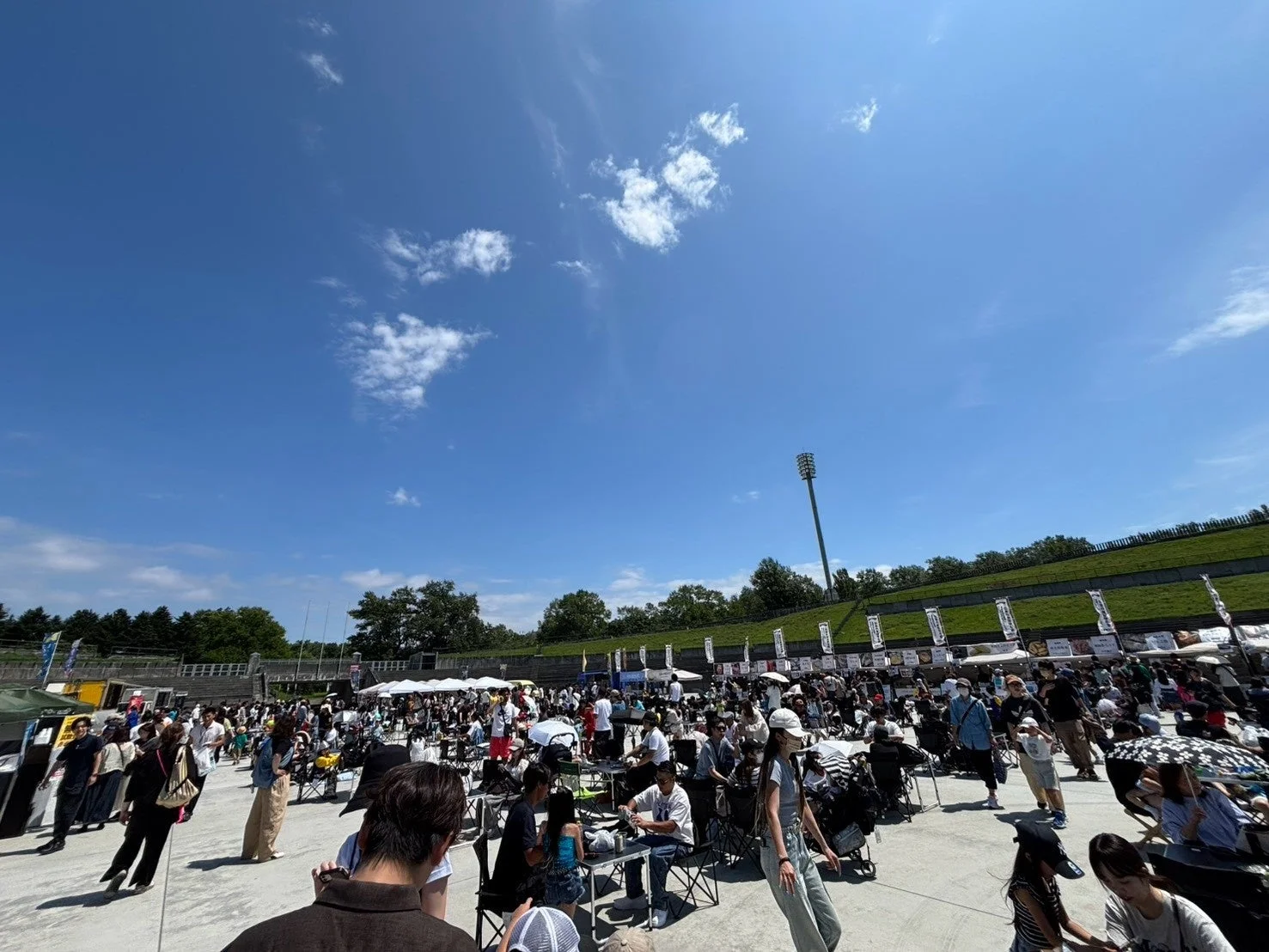 晴天に恵まれた会場の様子