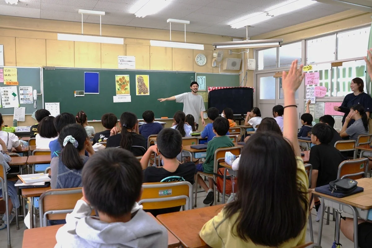 小学校の授業風景