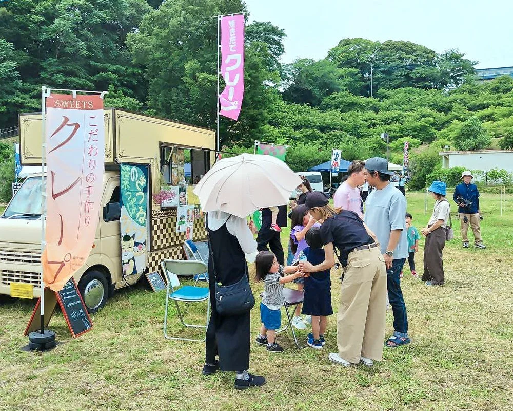 イベントで賑わう人々