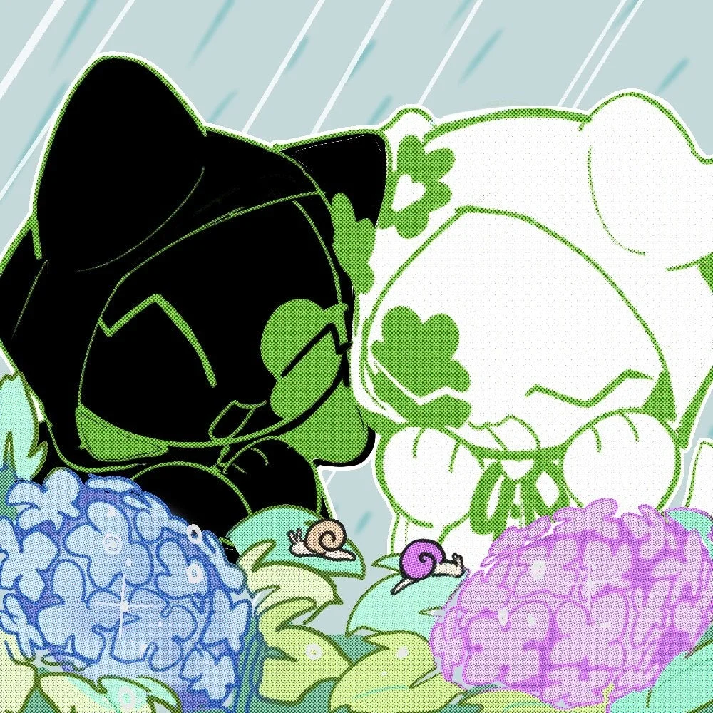 雨が降る中、黒と白の猫のようなキャラクターが寄り添い、青と紫のあじさい、そして葉っぱの上にはかたつむりが描かれた、可愛らしいイラスト