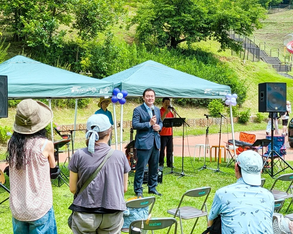 開会式での挨拶の様子