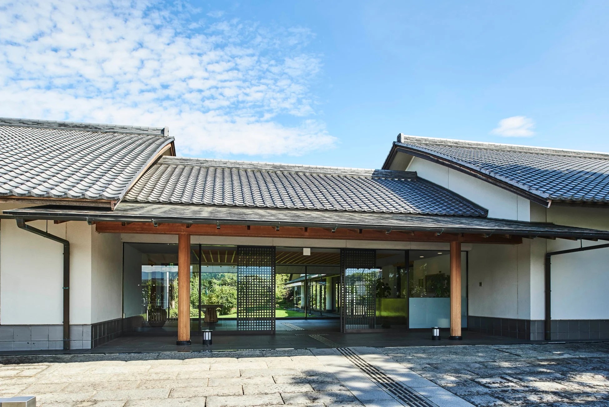 和泉市久保惣記念美術館の外観