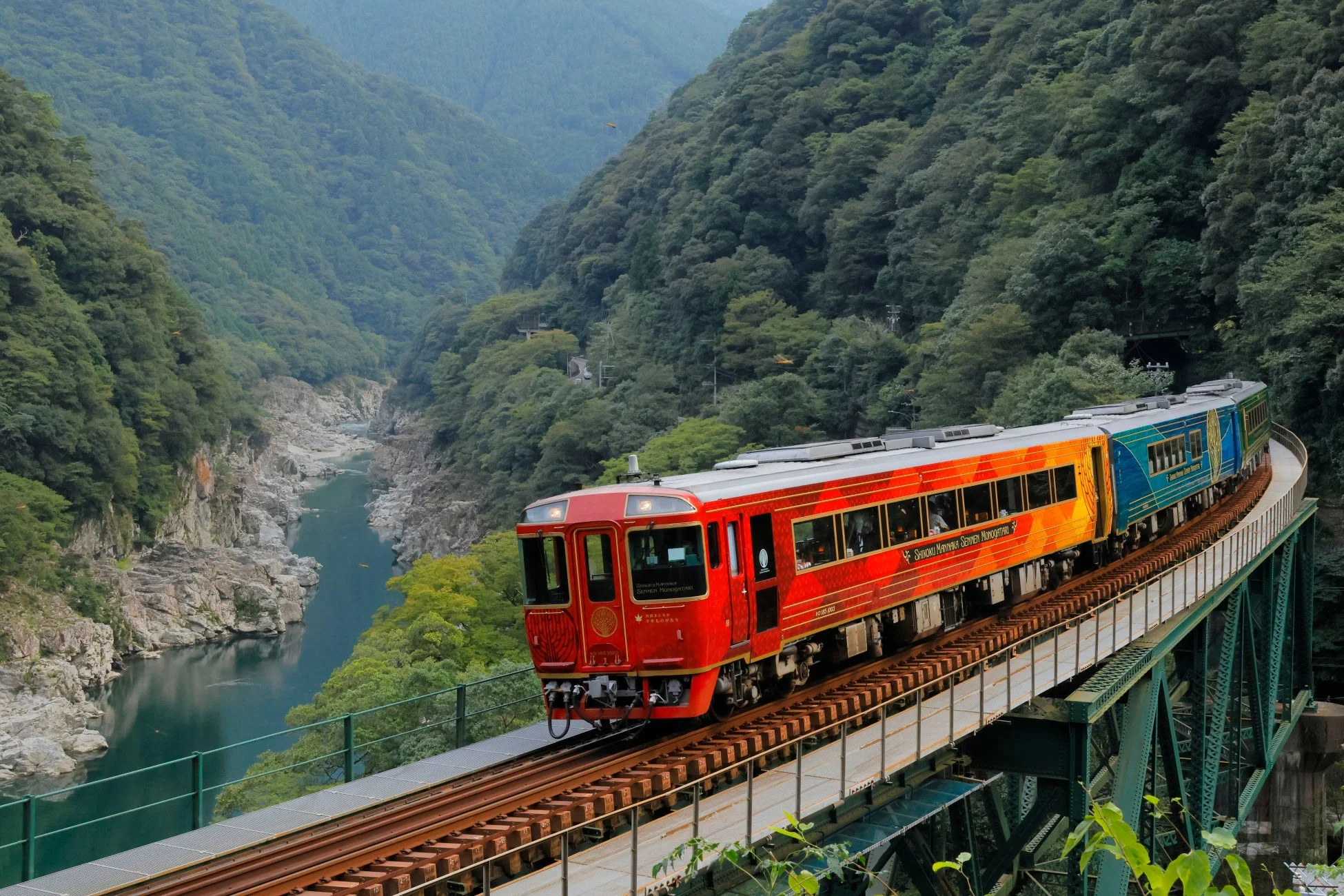 四国まんなか 千年ものがたり 走行風景1