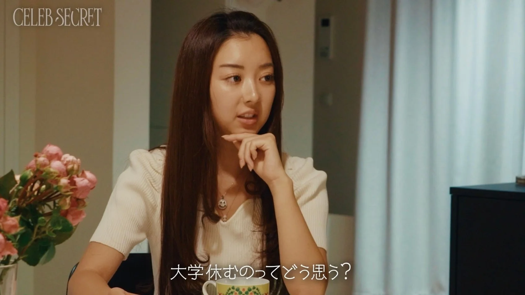 悩むLaraさん