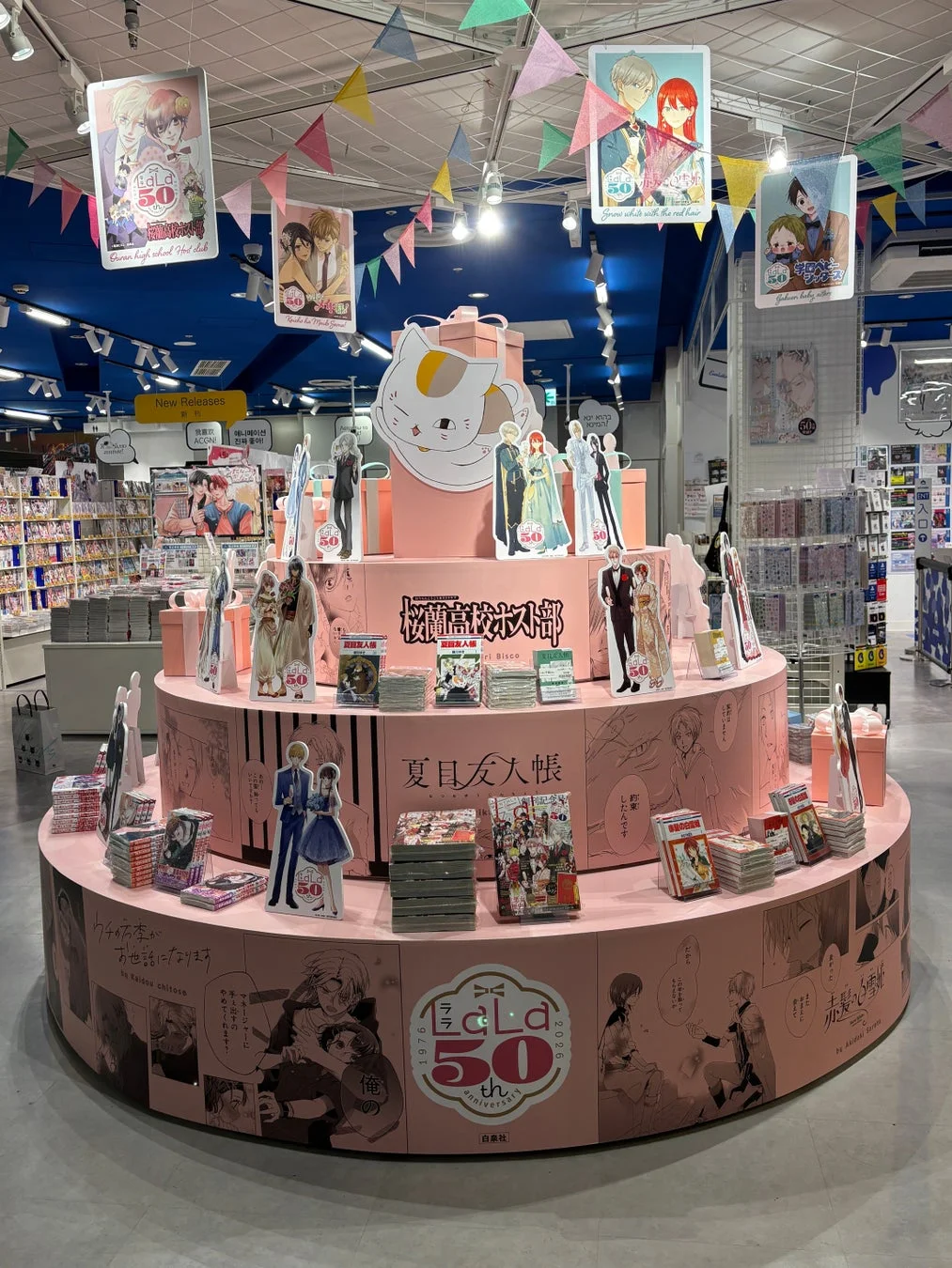 アニメイト梅田店「ステージはん」のディスプレイ