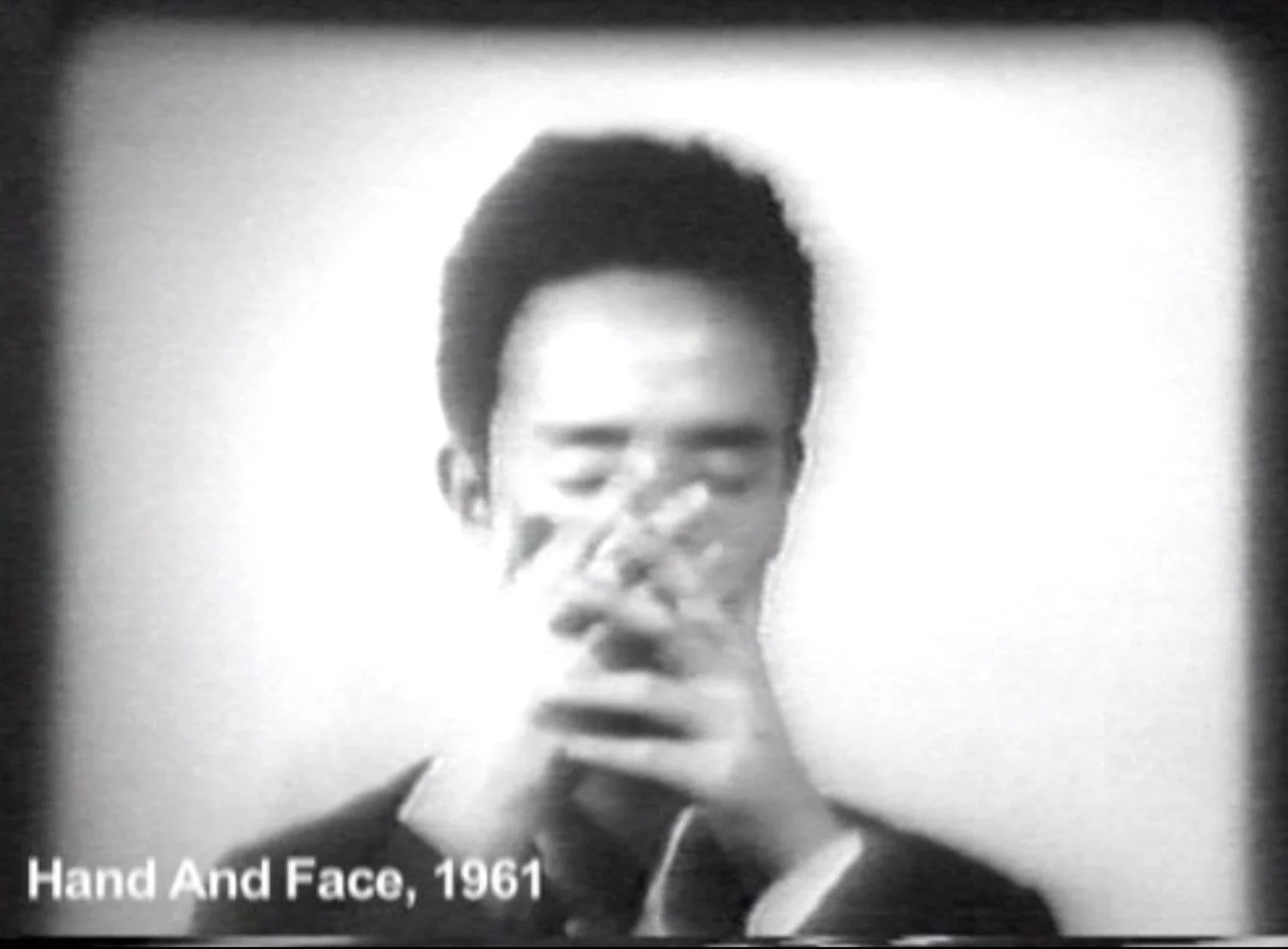 ナムジュン・パイクの作品「Hand And Face, 1961」